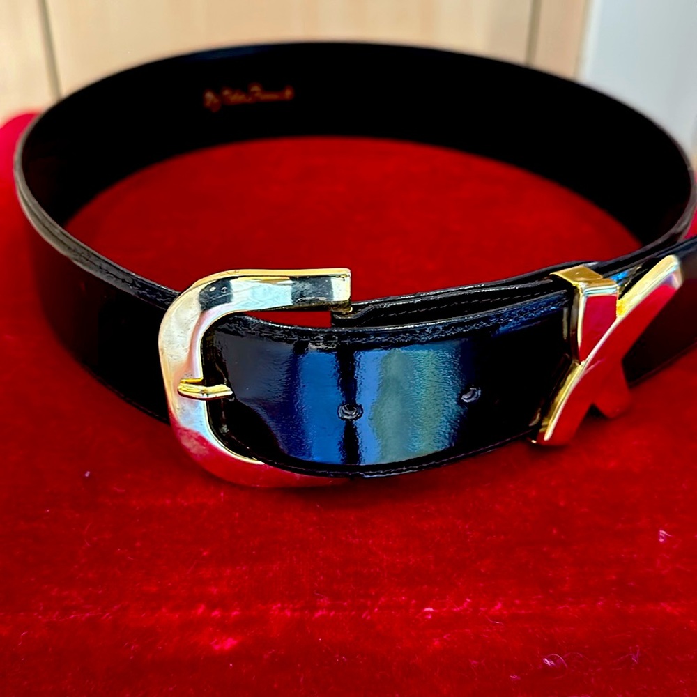 Paloma Picasso Black Patent Leather Kiss belt size S Vintage Like New